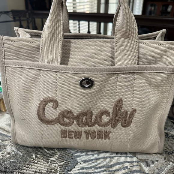 Coach - Picture 2 of 4